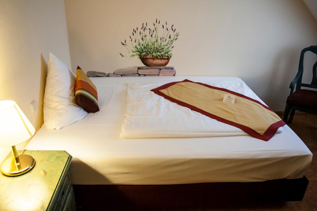 Hotel Speeter Weisenheim am Berg Chambre photo