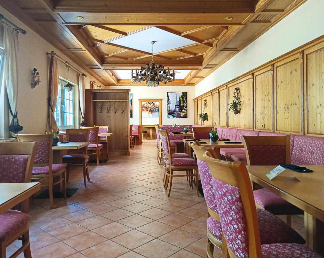 Hotel Speeter Weisenheim am Berg Extérieur photo