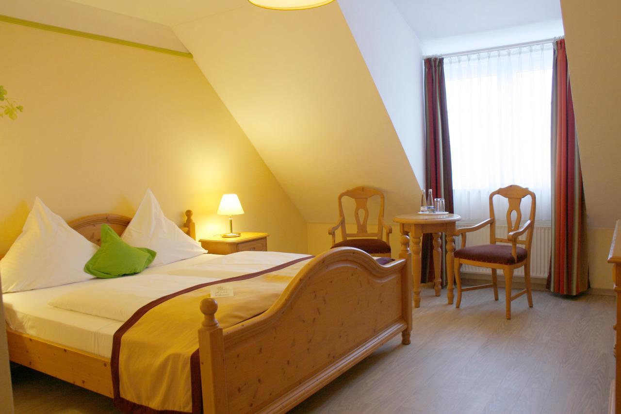 Hotel Speeter Weisenheim am Berg Extérieur photo