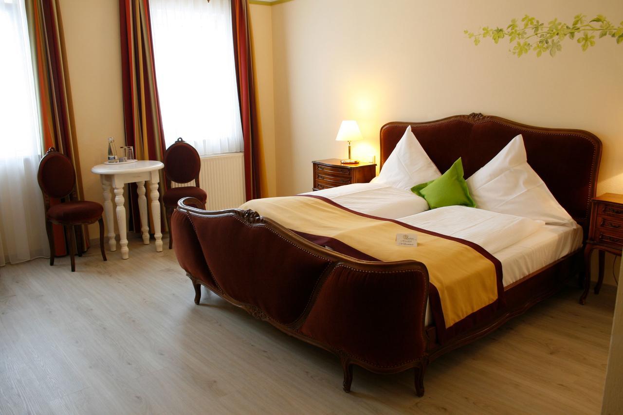 Hotel Speeter Weisenheim am Berg Extérieur photo