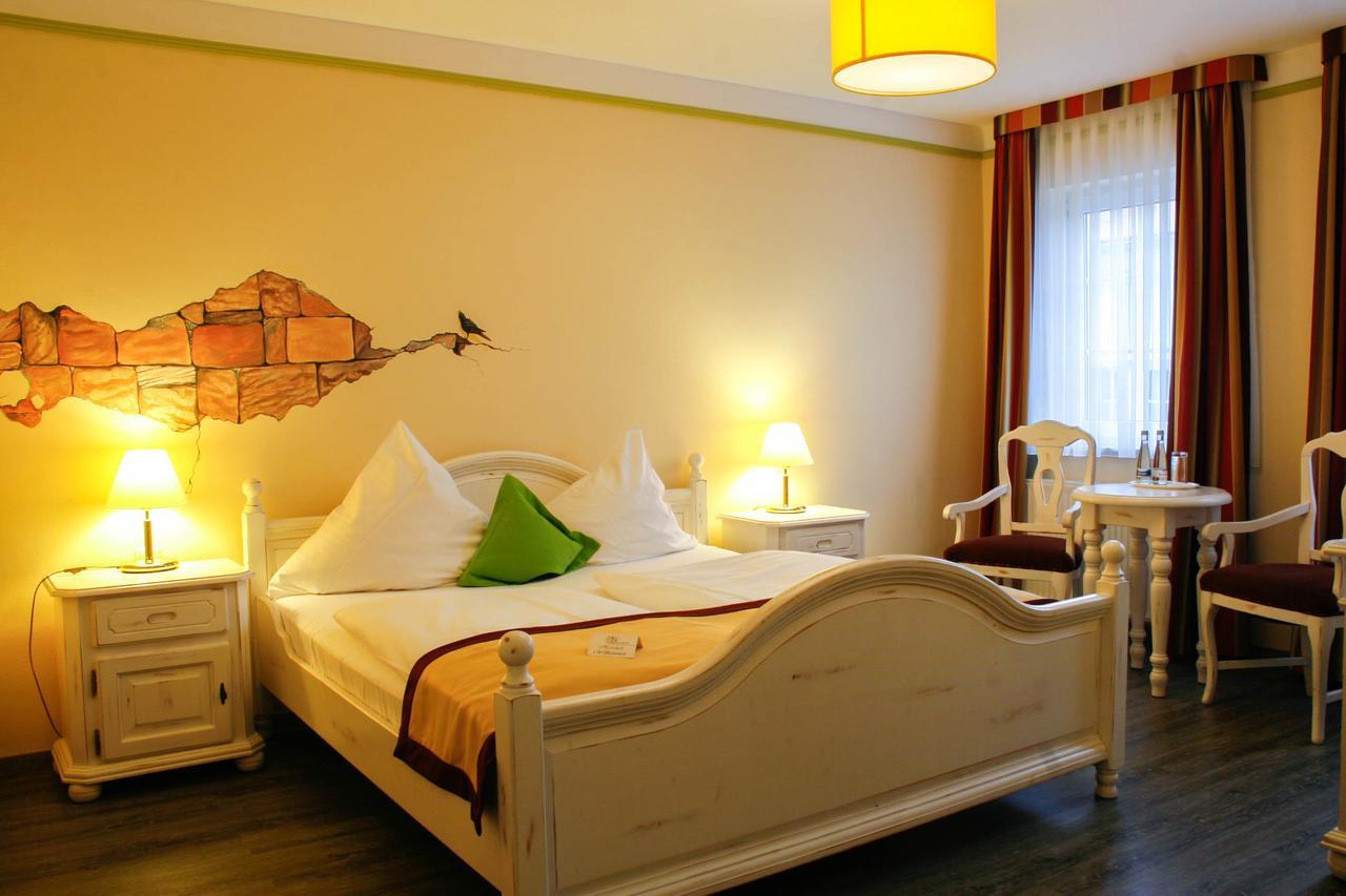 Hotel Speeter Weisenheim am Berg Extérieur photo