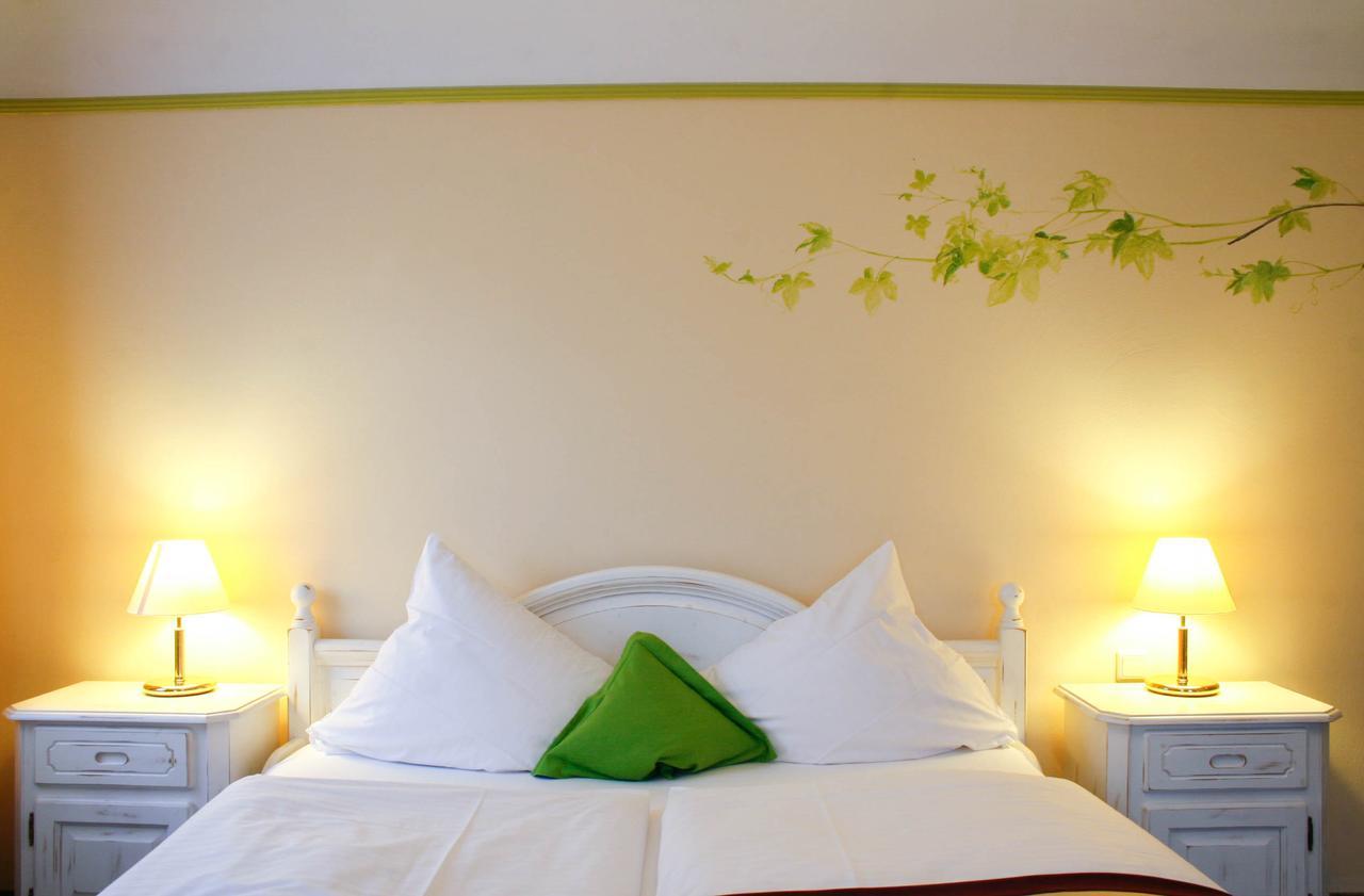 Hotel Speeter Weisenheim am Berg Extérieur photo
