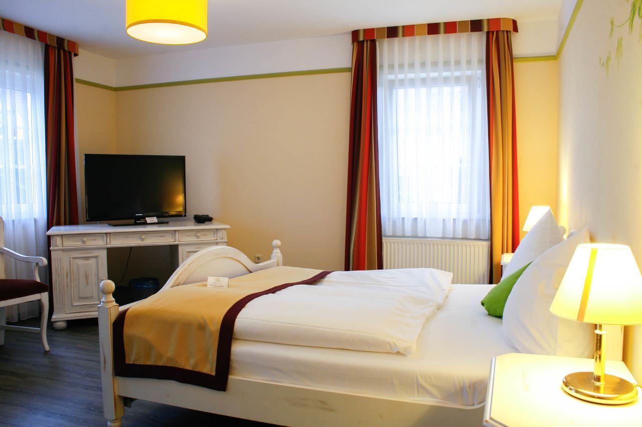 Hotel Speeter Weisenheim am Berg Extérieur photo