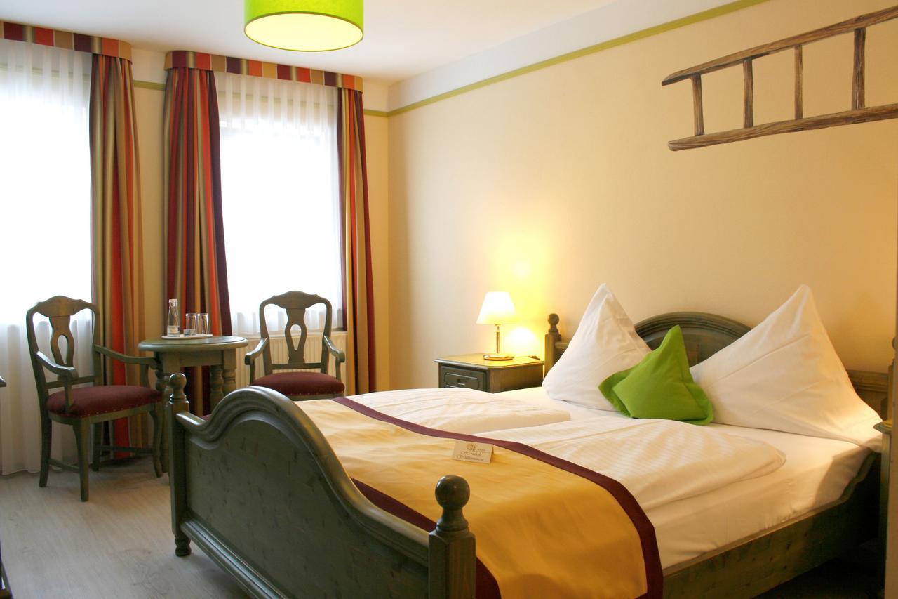Hotel Speeter Weisenheim am Berg Extérieur photo