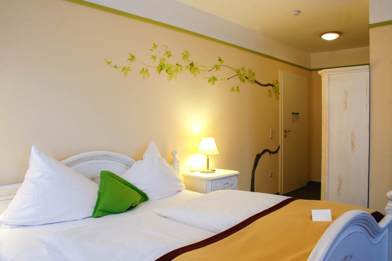 Hotel Speeter Weisenheim am Berg Extérieur photo